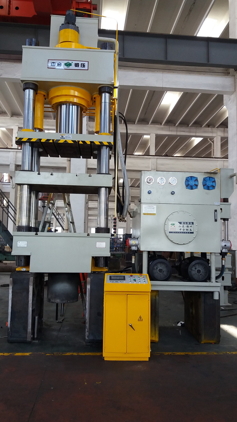 400噸不銹鋼水箱拉伸液壓機(圖4) 400噸不銹鋼水箱拉伸液壓機(圖4)