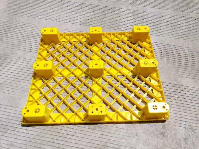 800噸玻璃鋼九腳托盤(pán)成型液壓機(jī)(圖3) 800噸玻璃鋼九腳托盤(pán)成型液壓機(jī)(圖3)