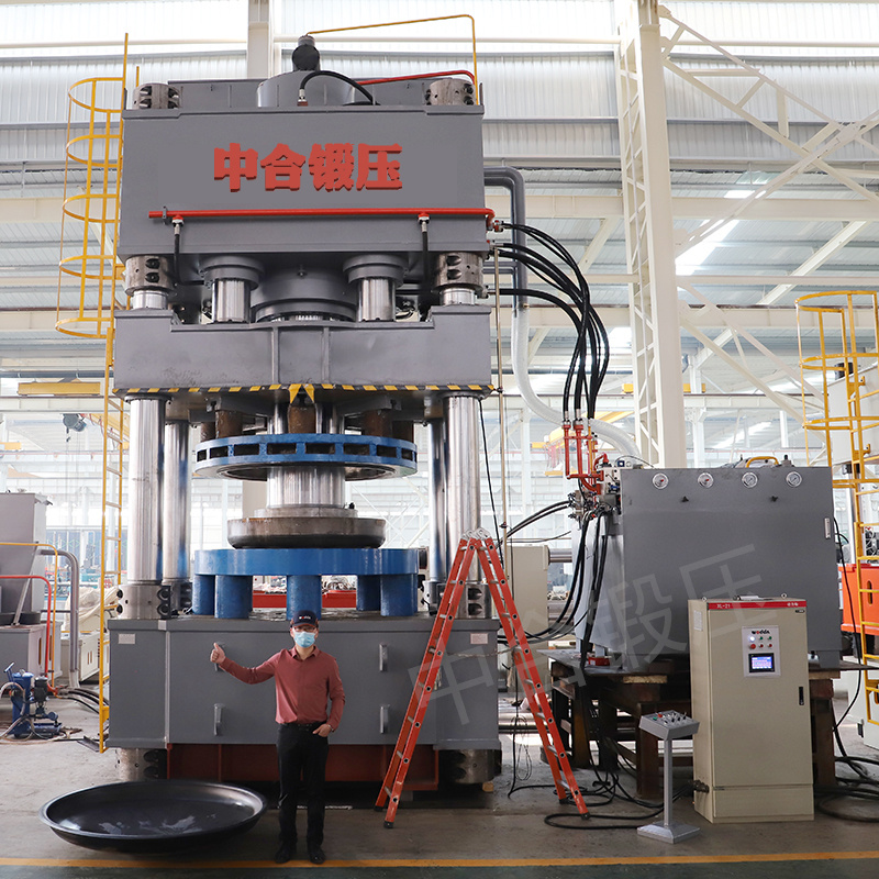 天然氣罐/油罐大封頭拉伸成型液壓機(jī)(大封頭沖壓成型油壓機(jī))(圖4) 天然氣罐/油罐大封頭拉伸成型液壓機(jī)(大封頭沖壓成型油壓機(jī))(圖4)