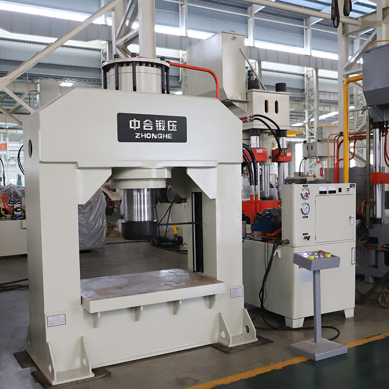 315噸龍門液壓機(jī) 315噸龍門液壓機(jī)