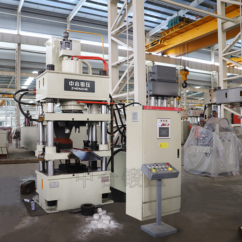 200噸金屬粉末成型液壓機(jī) 200噸金屬粉末成型液壓機(jī)