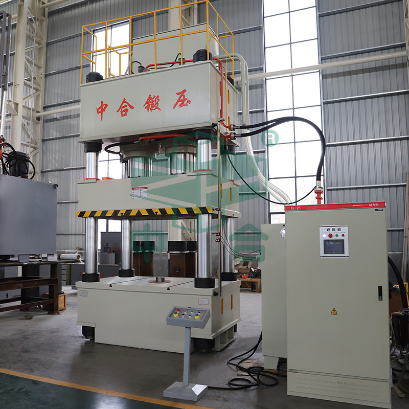 800噸四柱液壓機(jī)車間實(shí)物 800噸四柱液壓機(jī)車間實(shí)物