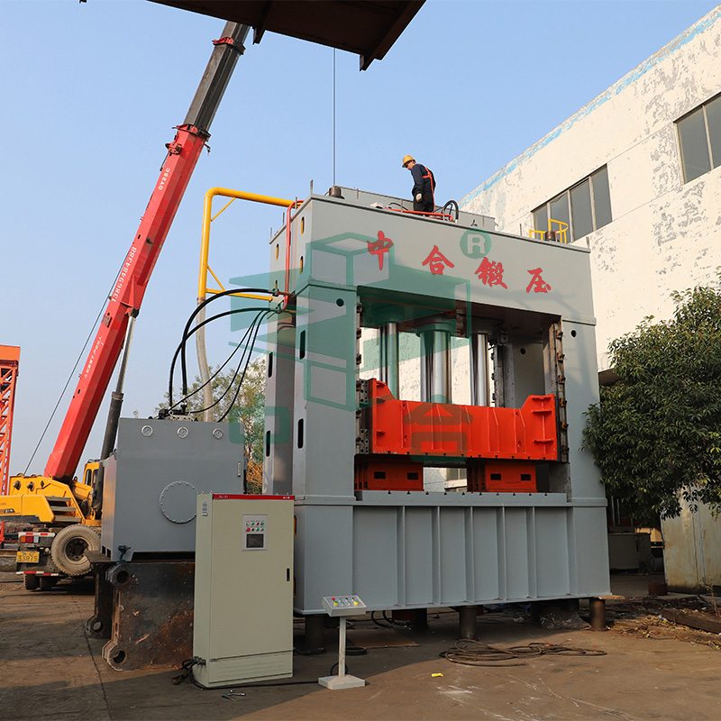 1000噸框架式液壓機安裝 1000噸框架式液壓機安裝