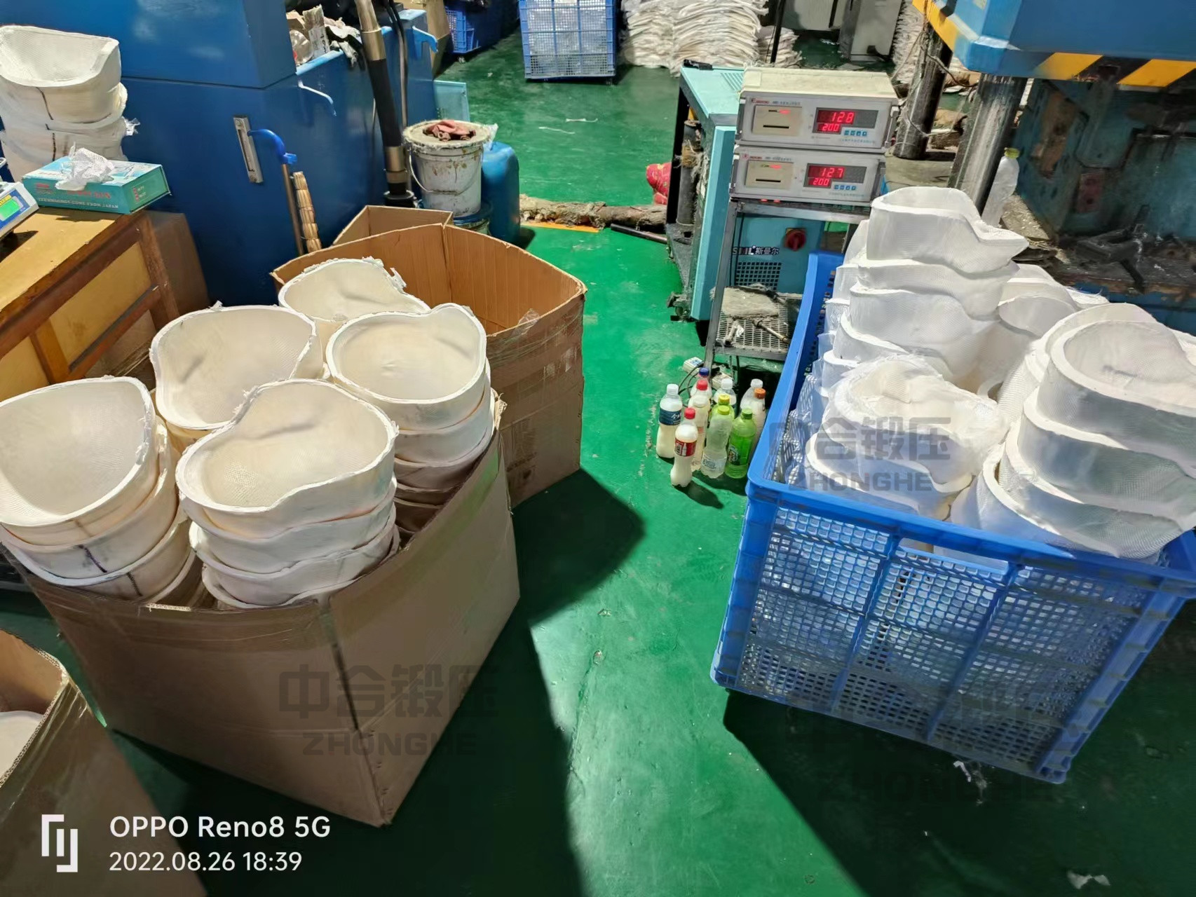 防彈頭盔生產(chǎn)現(xiàn)場(chǎng) 防彈頭盔生產(chǎn)現(xiàn)場(chǎng)