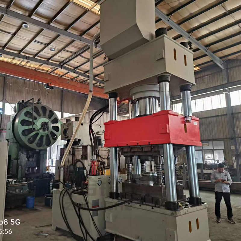 電動(dòng)車齒輪成型設(shè)備_500噸液壓機(jī)_汽車配件成型