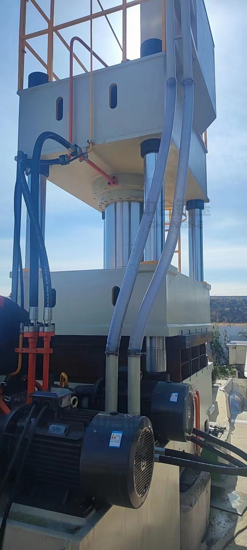 車廂板生產(chǎn)設(shè)備_630噸液壓機(jī) 車廂板生產(chǎn)設(shè)備_630噸液壓機(jī)