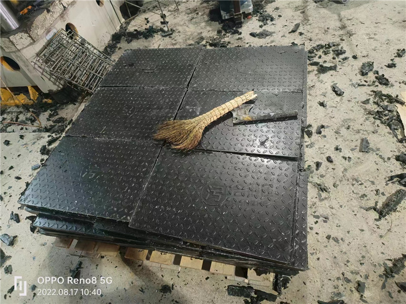 樹脂井蓋地磚生產(chǎn)設(shè)備_315噸油壓機(jī)_國(guó)標(biāo)液壓機(jī)(圖2) 樹脂井蓋地磚生產(chǎn)設(shè)備_315噸油壓機(jī)_國(guó)標(biāo)液壓機(jī)(圖2)