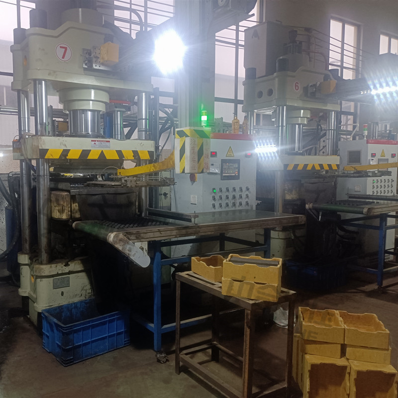 200噸四柱液壓機 200噸四柱液壓機