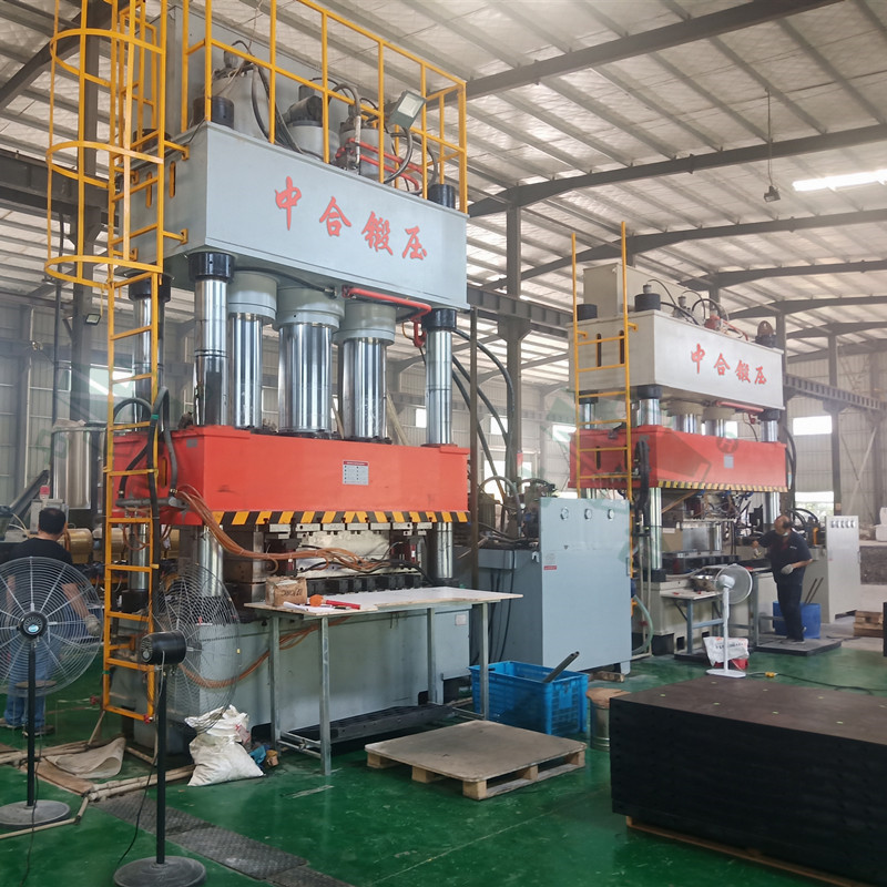 復合建筑模板生產(chǎn)設備_800噸液壓機_復合材料模壓成型(圖3) 復合建筑模板生產(chǎn)設備_800噸液壓機_復合材料模壓成型(圖3)
