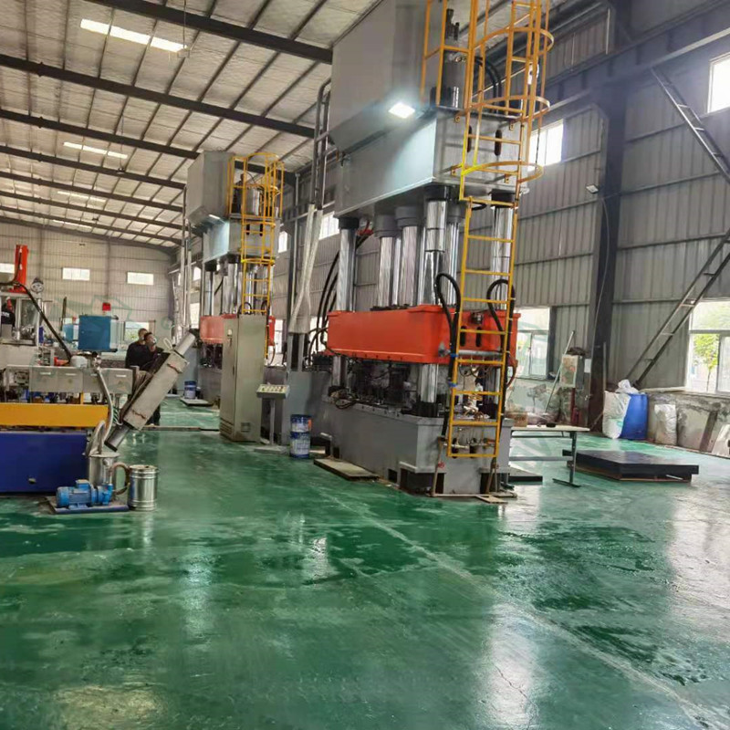 復合建筑模板生產(chǎn)設備_800噸液壓機_復合材料模壓成型(圖4) 復合建筑模板生產(chǎn)設備_800噸液壓機_復合材料模壓成型(圖4)