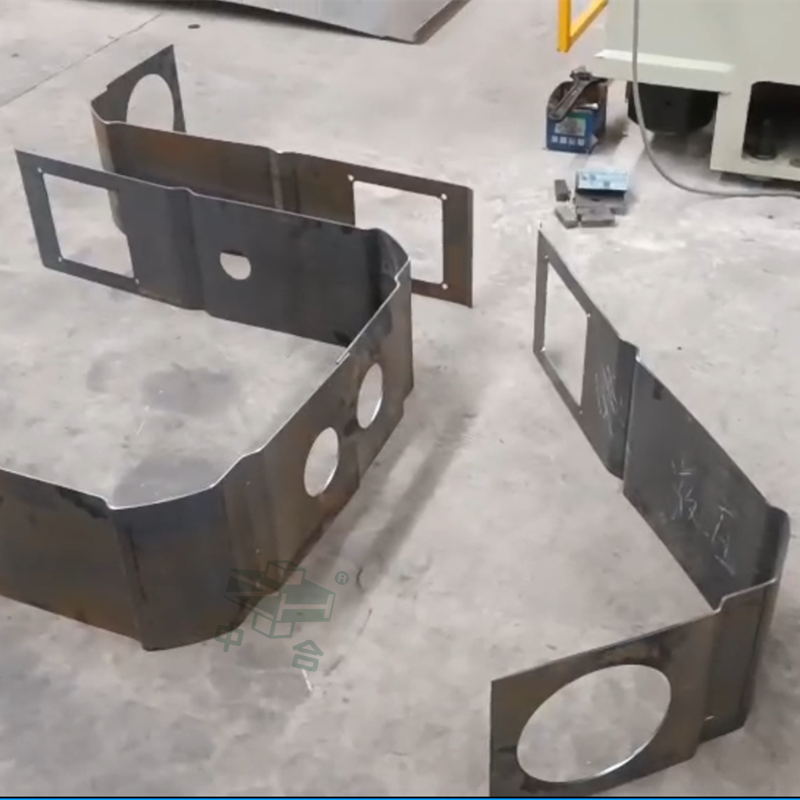 500噸鋼板折彎液壓機(jī)_500t冷壓四柱油壓機(jī)_伺服液壓機(jī)(圖3) 500噸鋼板折彎液壓機(jī)_500t冷壓四柱油壓機(jī)_伺服液壓機(jī)(圖3)