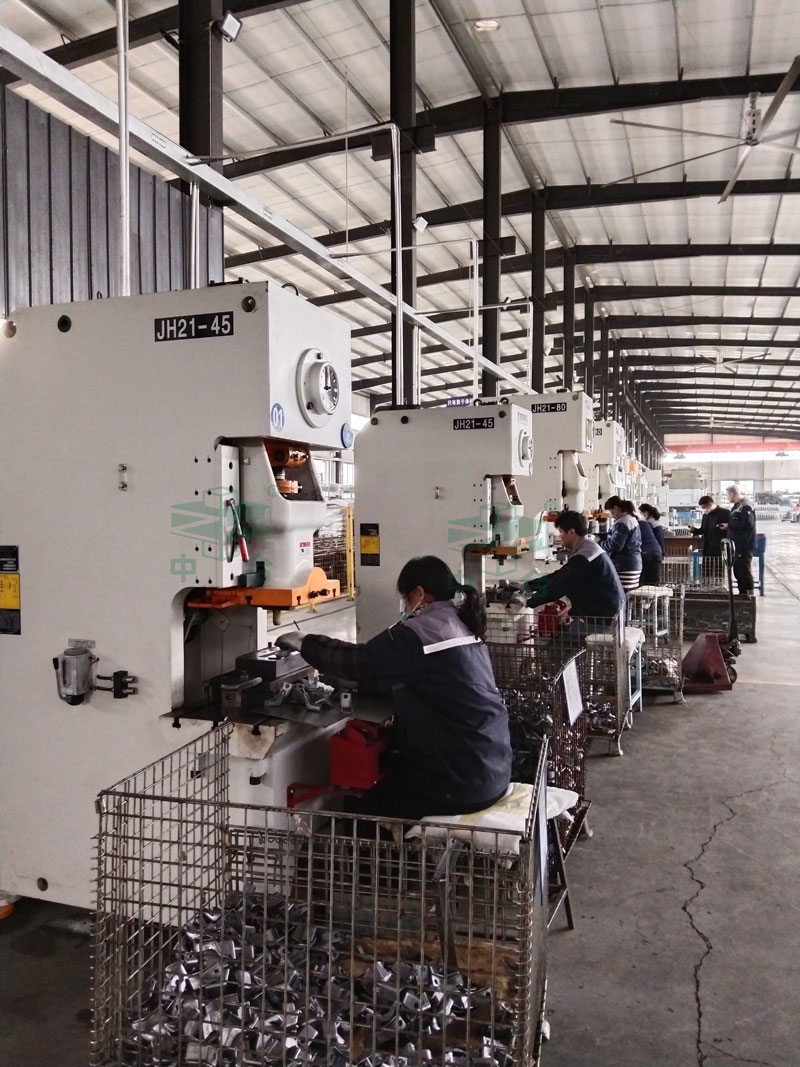 中合液壓機一次交付10臺液壓機和氣動沖床(圖2) 中合液壓機一次交付10臺液壓機和氣動沖床(圖2)