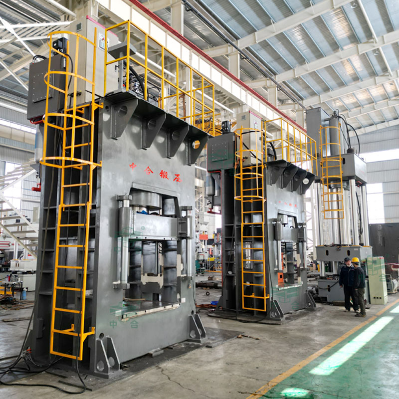 1800噸框架式液壓機(jī) 1800噸框架式液壓機(jī)