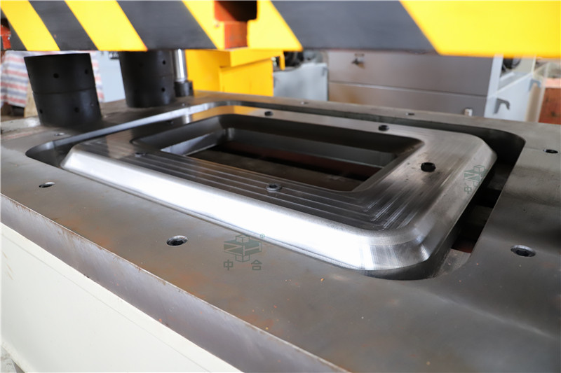 火車(chē)門(mén)板整形修復(fù)液壓機(jī)-鋼板壓平設(shè)備(圖4) 火車(chē)門(mén)板整形修復(fù)液壓機(jī)-鋼板壓平設(shè)備(圖4)