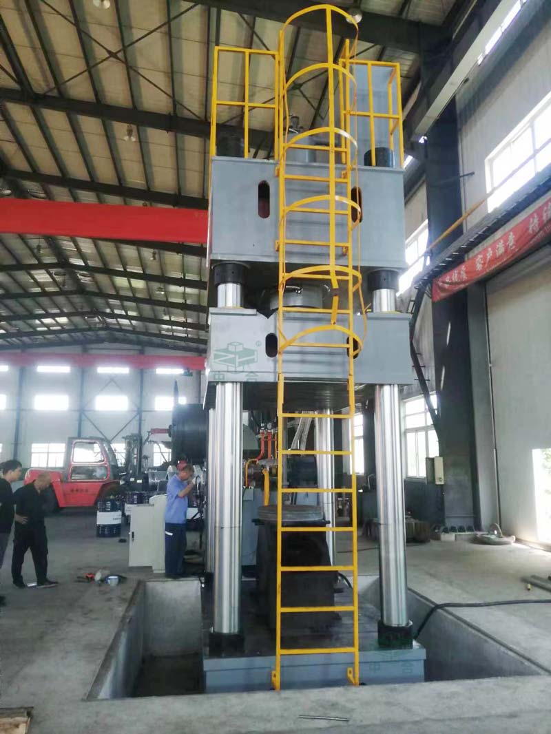 鋼管折彎設(shè)備-金屬冷壓成型型液壓機-1000噸四柱液壓機(圖4) 鋼管折彎設(shè)備-金屬冷壓成型型液壓機-1000噸四柱液壓機(圖4)