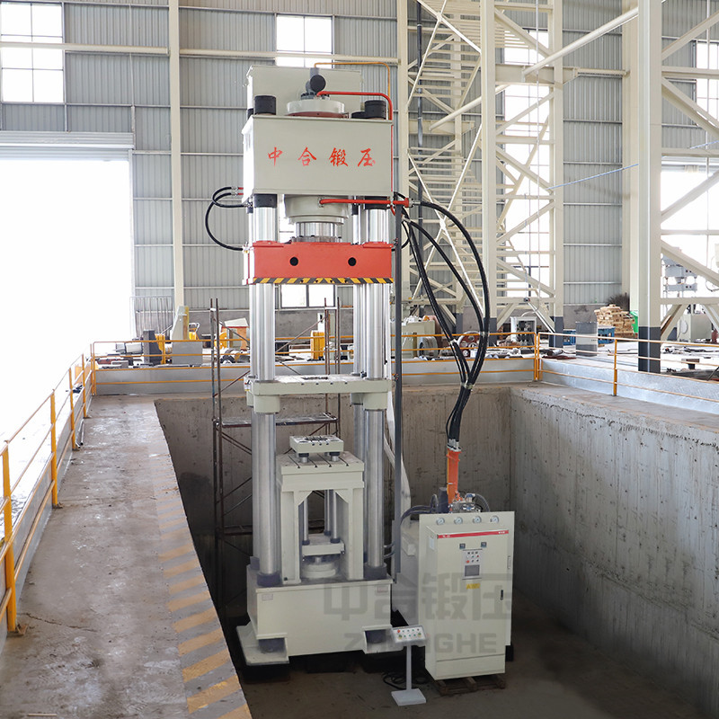 800噸四梁四柱液壓機(jī) 800噸四梁四柱液壓機(jī)