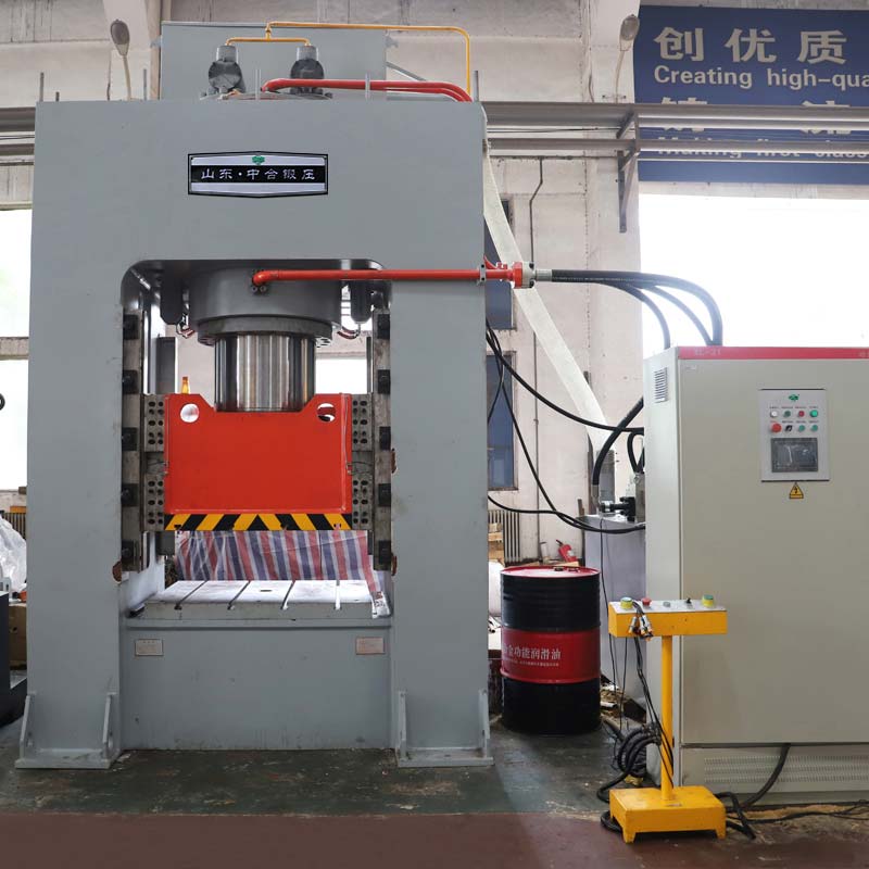 800噸框架式液壓機(jī) 800噸框架式液壓機(jī)