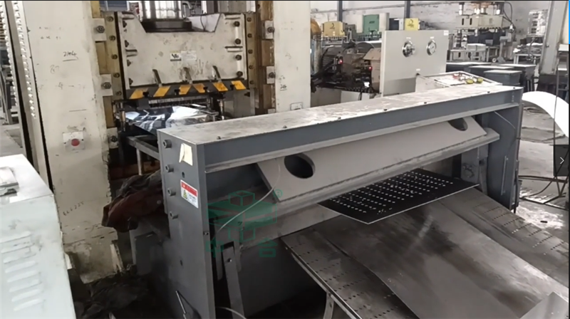 630噸地溝蓋板成型液壓機(jī)-不銹鋼地溝蓋板生產(chǎn)線(圖4) 630噸地溝蓋板成型液壓機(jī)-不銹鋼地溝蓋板生產(chǎn)線(圖4)