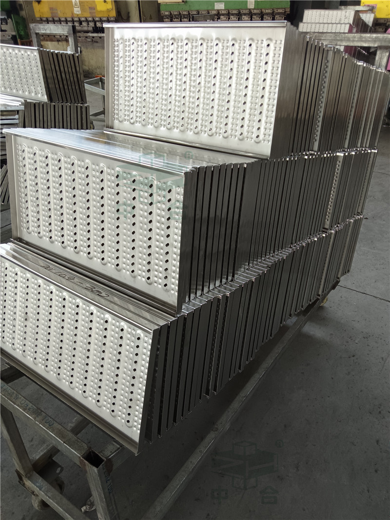 630噸地溝蓋板成型液壓機(jī)-不銹鋼地溝蓋板生產(chǎn)線(圖7) 630噸地溝蓋板成型液壓機(jī)-不銹鋼地溝蓋板生產(chǎn)線(圖7)