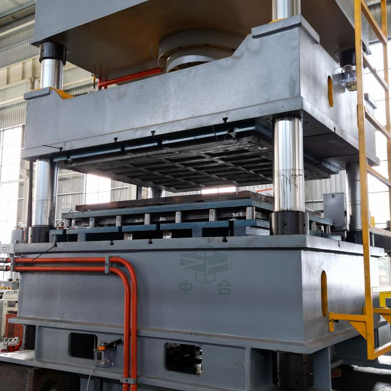 630噸四柱液壓機(jī) 630噸四柱液壓機(jī)