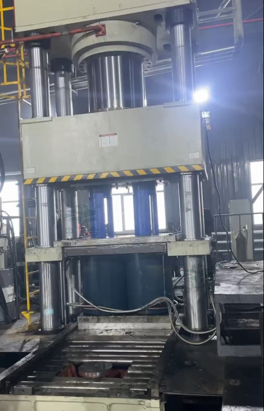 石墨電極片成型液壓機(jī) 石墨電極片成型液壓機(jī)