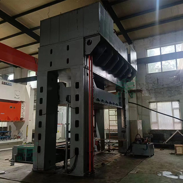 630噸框架式拉伸液壓機(jī) 630噸框架式拉伸液壓機(jī)