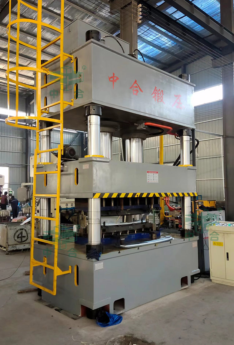 500噸四柱液壓機(jī) 500噸四柱液壓機(jī)