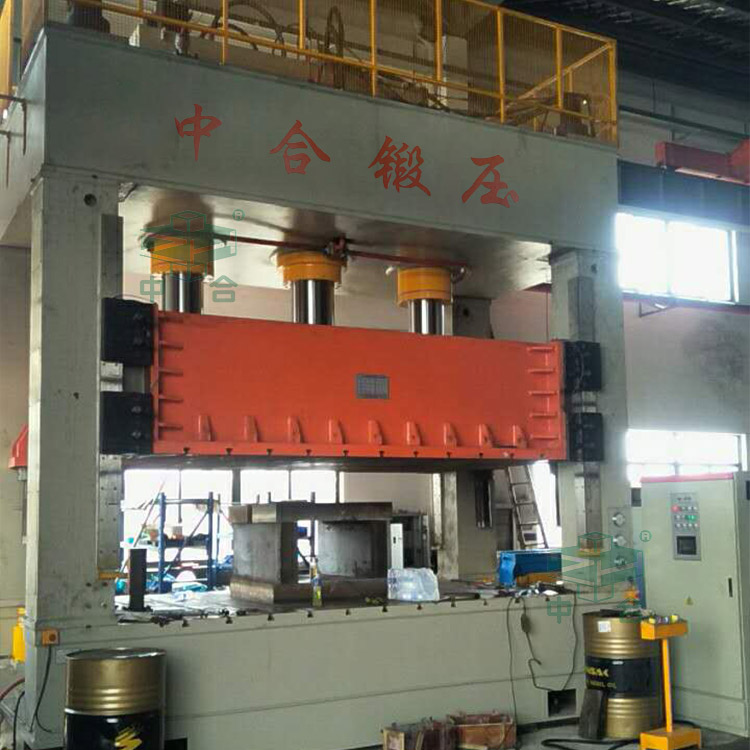 800噸框架式液壓機(jī) 800噸框架式液壓機(jī)